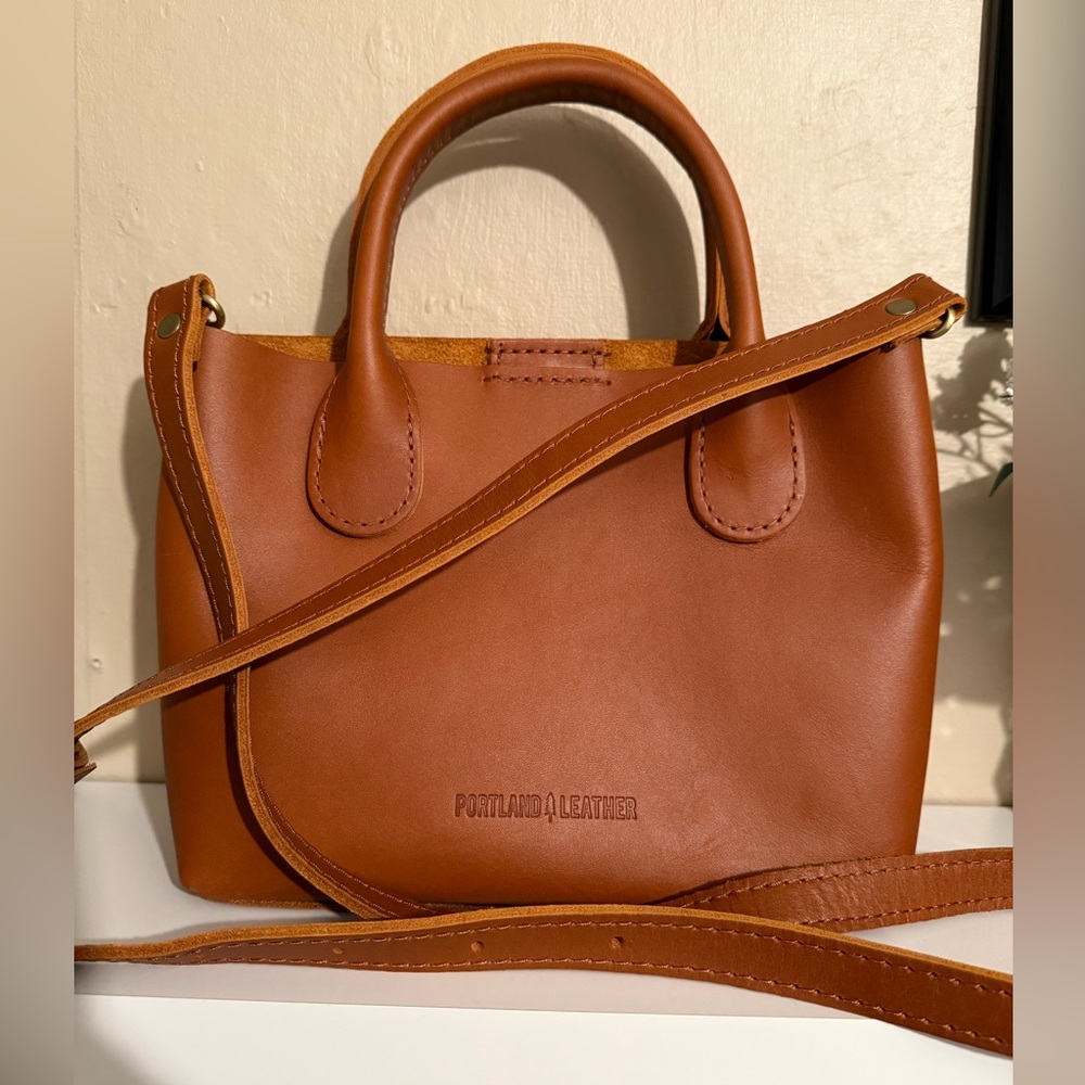 Portland Leather Goods Small Raindrop Crossbody in Honey NEW